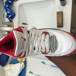 Jordan 4 OG Fire Reds Women size 7